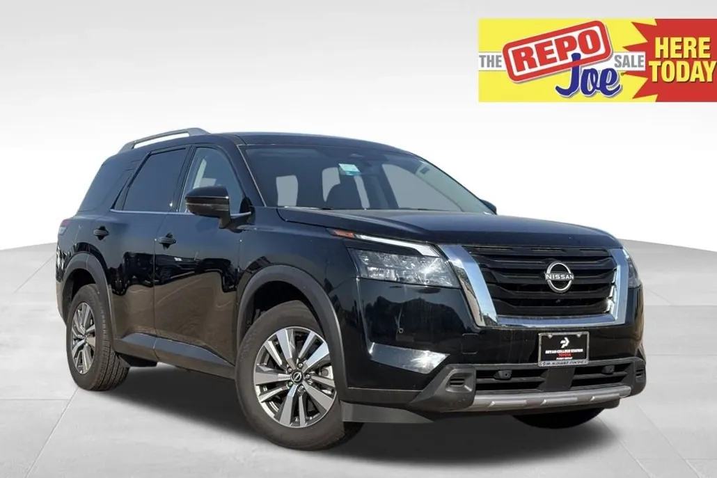 2025 Nissan Pathfinder SL photo 1