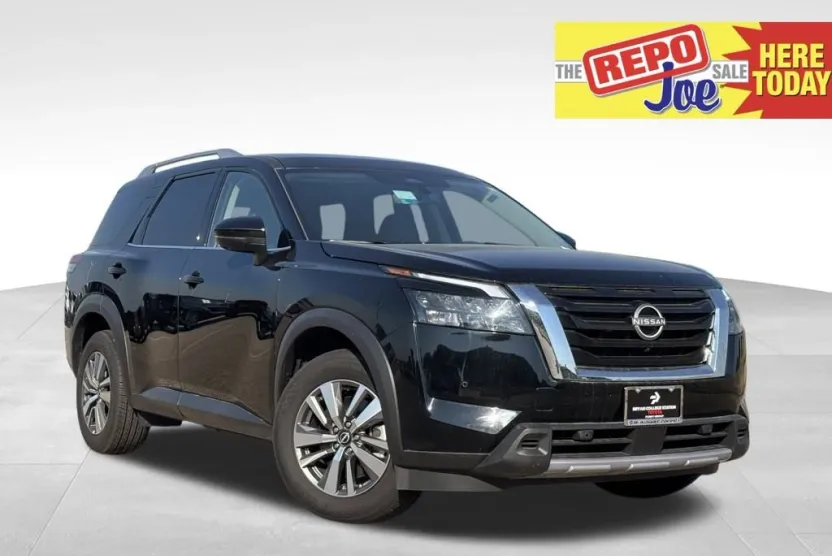 2025 Nissan Pathfinder SL photo 1