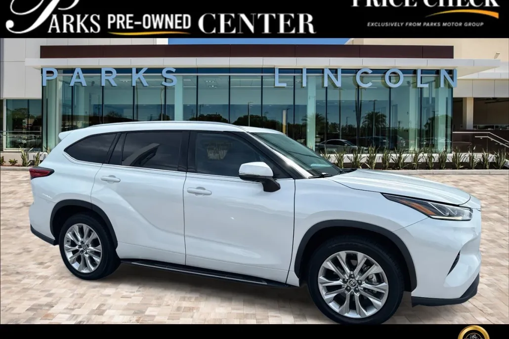 2022 Toyota Highlander Limited photo 1