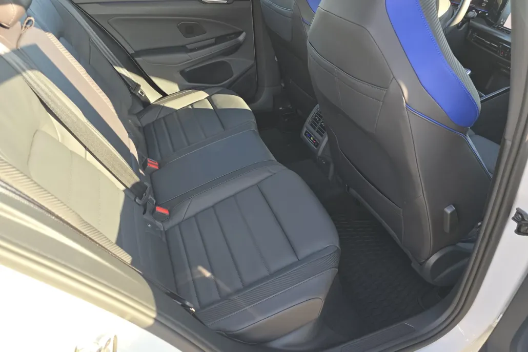 2023 Volkswagen Golf Anniversary Edition photo 1