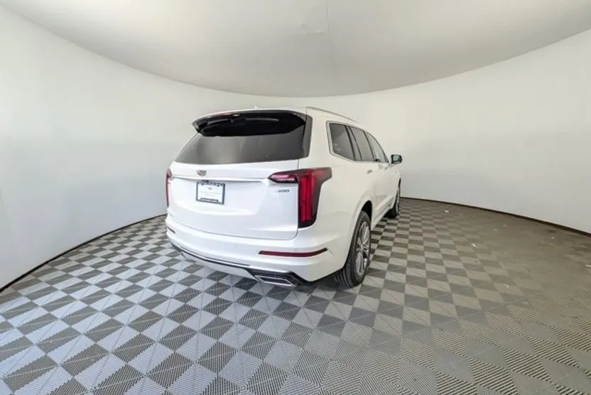 2025 Cadillac XT6 Premium Luxury photo 1