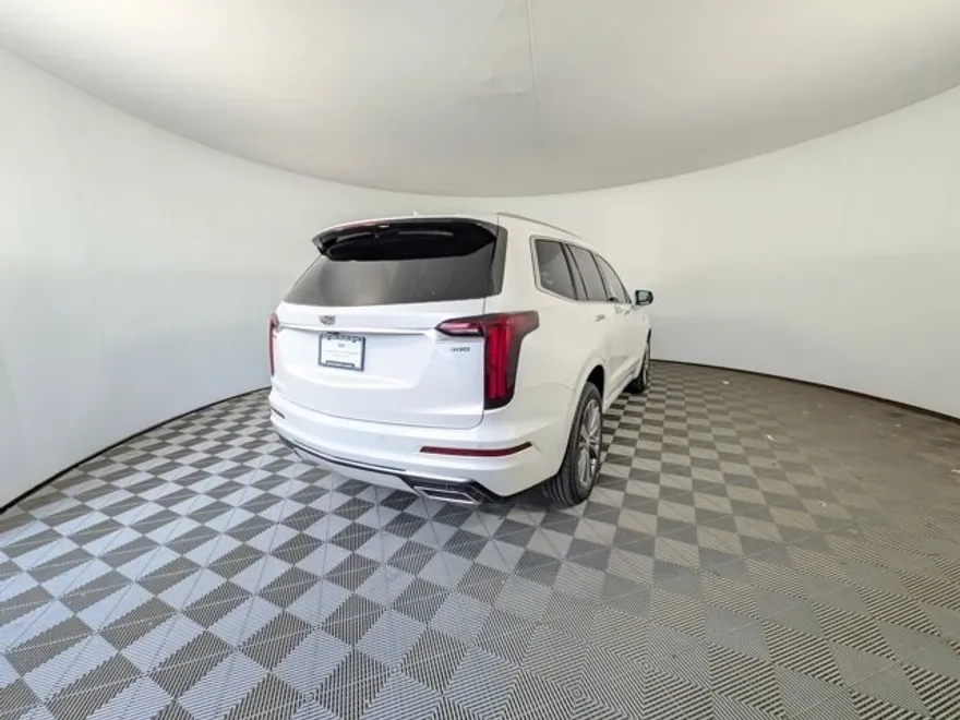 2025 Cadillac XT6 Premium Luxury photo 1