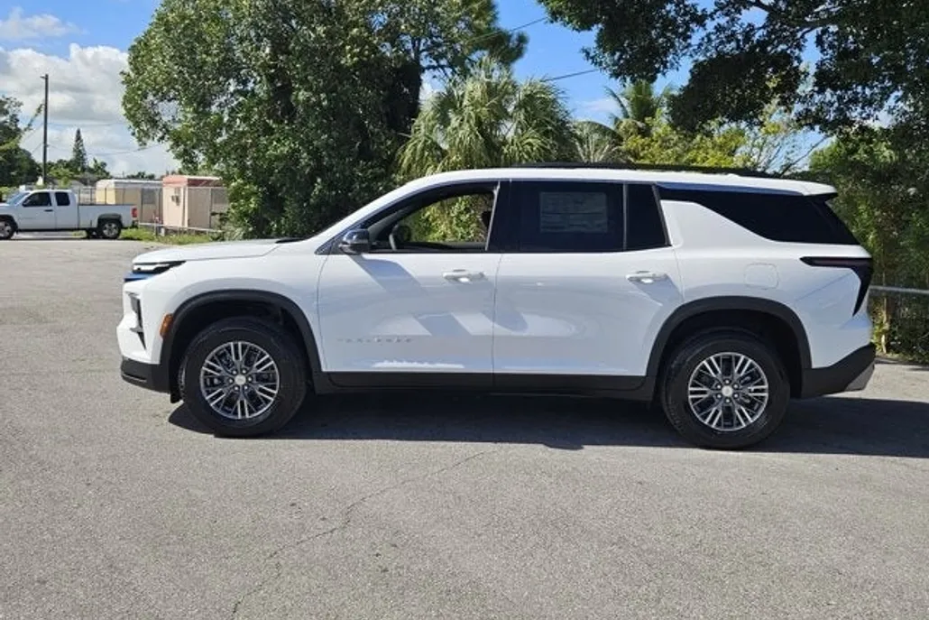 2026 Chevrolet Traverse photo 1