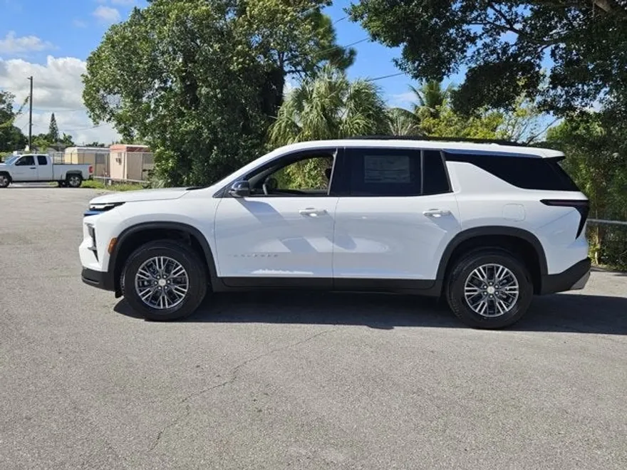 2026 Chevrolet Traverse photo 1