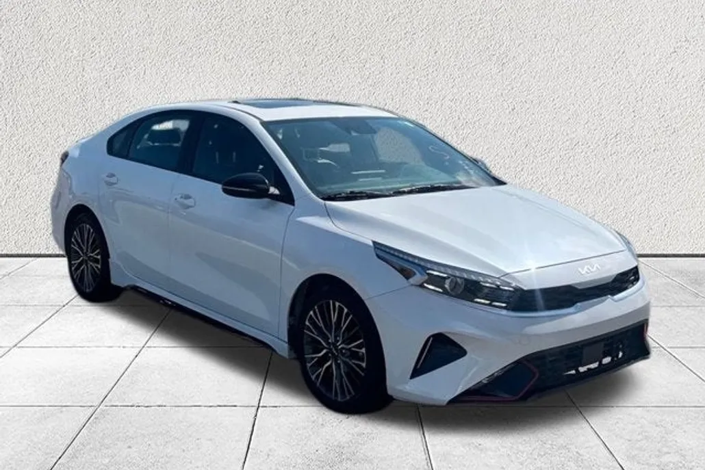 2023 Kia Forte GT-Line photo 1