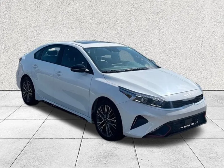 2023 Kia Forte GT-Line photo 1