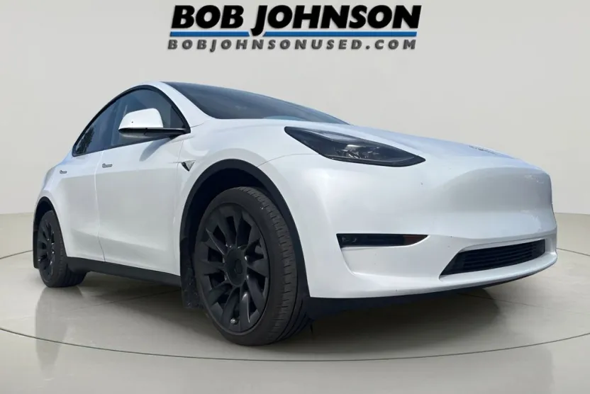 2024 Tesla Model Y Long Range photo 1