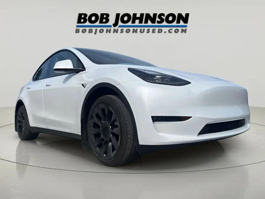 2024 Tesla Model Y Long Range photo 1