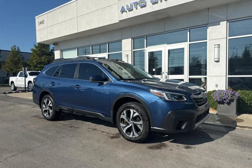 2022 Subaru Outback Limited photo 1