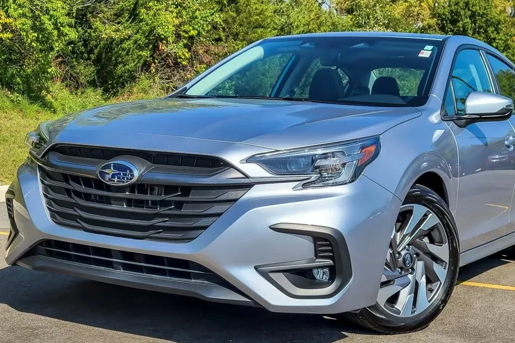 2023 Subaru Legacy Limited photo 1
