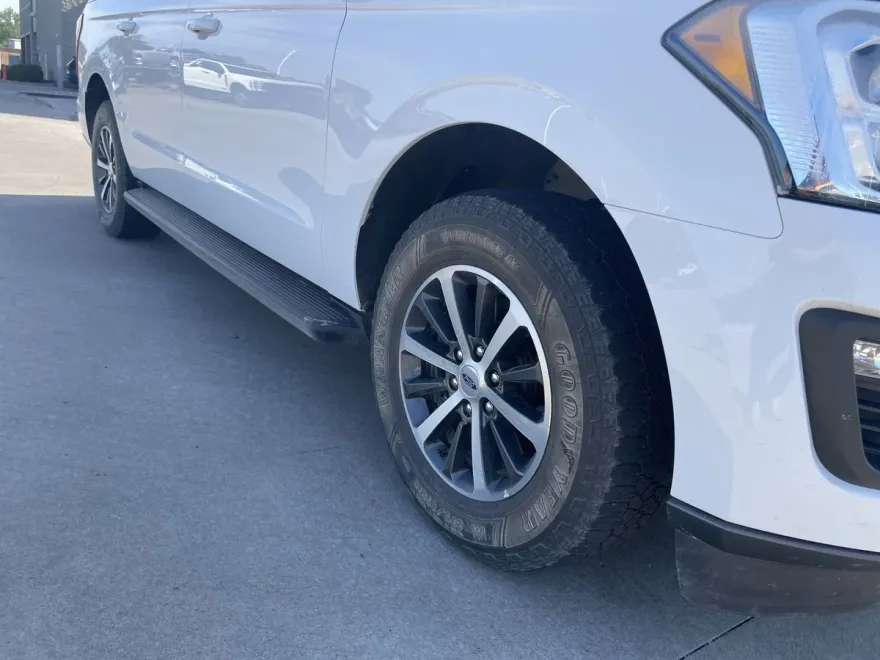 2019 Ford Expedition MAX XLT photo 1
