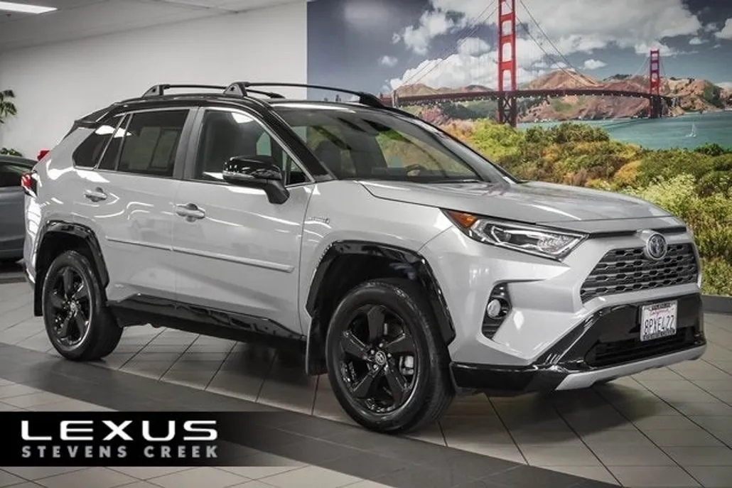 2020 Toyota RAV4 Hybrid XSE photo 1