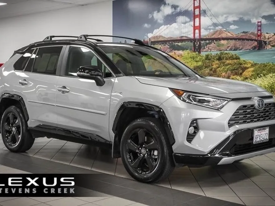 2020 Toyota RAV4 Hybrid XSE photo 1