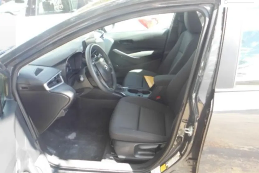 2024 Toyota Corolla LE photo 1