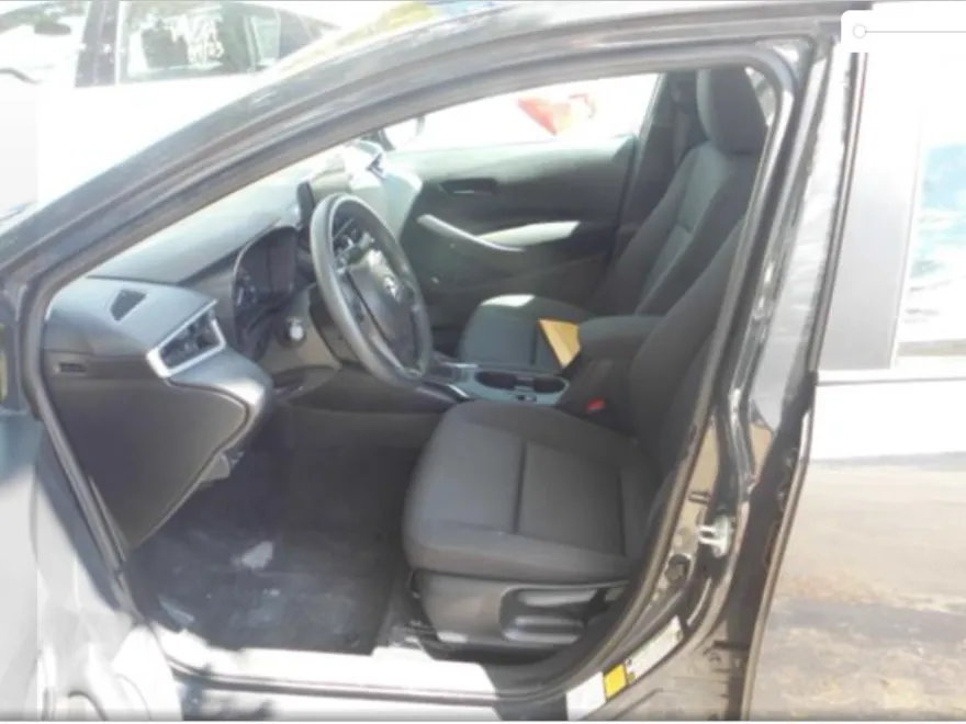 2024 Toyota Corolla LE photo 1
