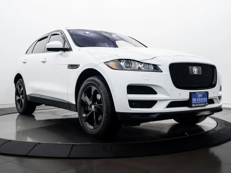2019 Jaguar F-PACE Prestige photo 1