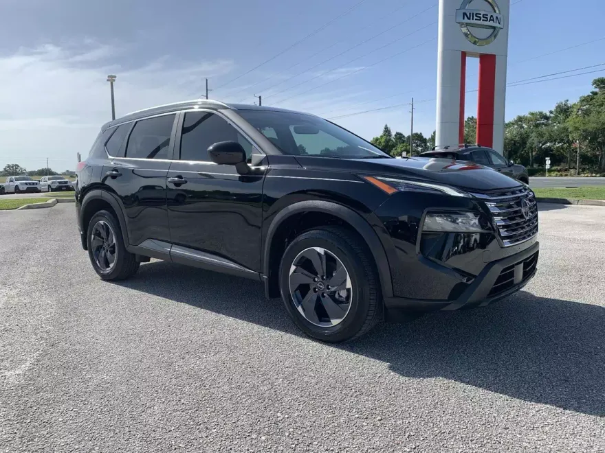 2024 Nissan Rogue SV photo 1