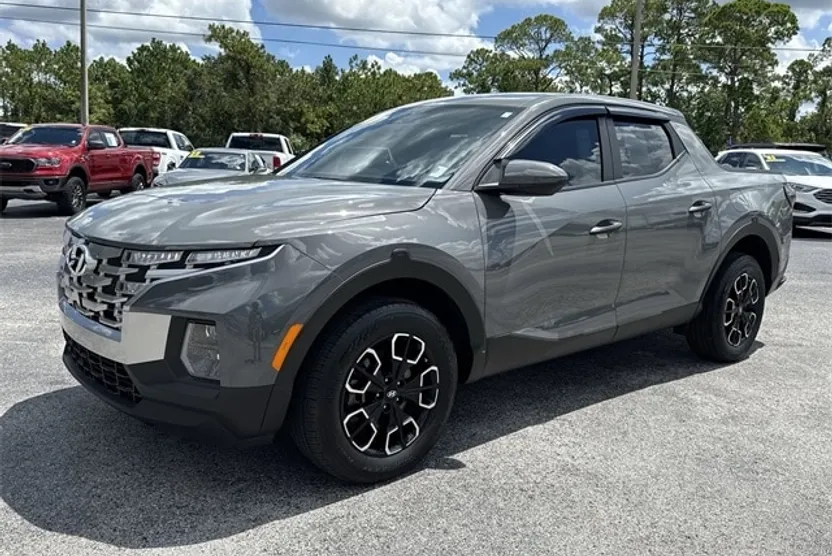 2024 Hyundai Santa Cruz SE photo 1