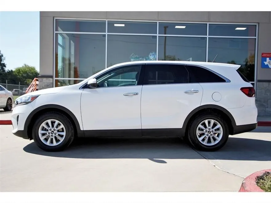 2020 Kia Sorento LX photo 1