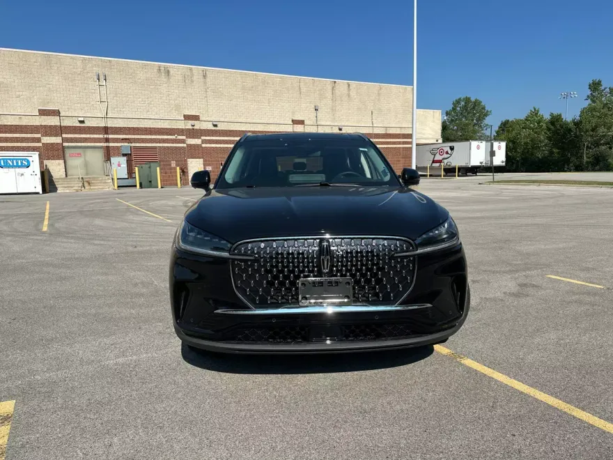 2025 Lincoln Aviator photo 1