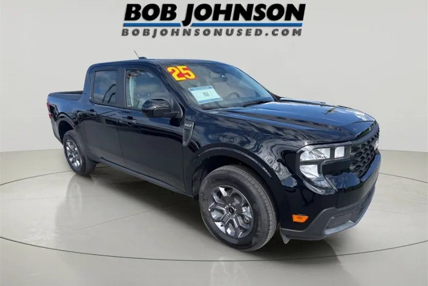 2025 Ford Maverick XLT photo 1