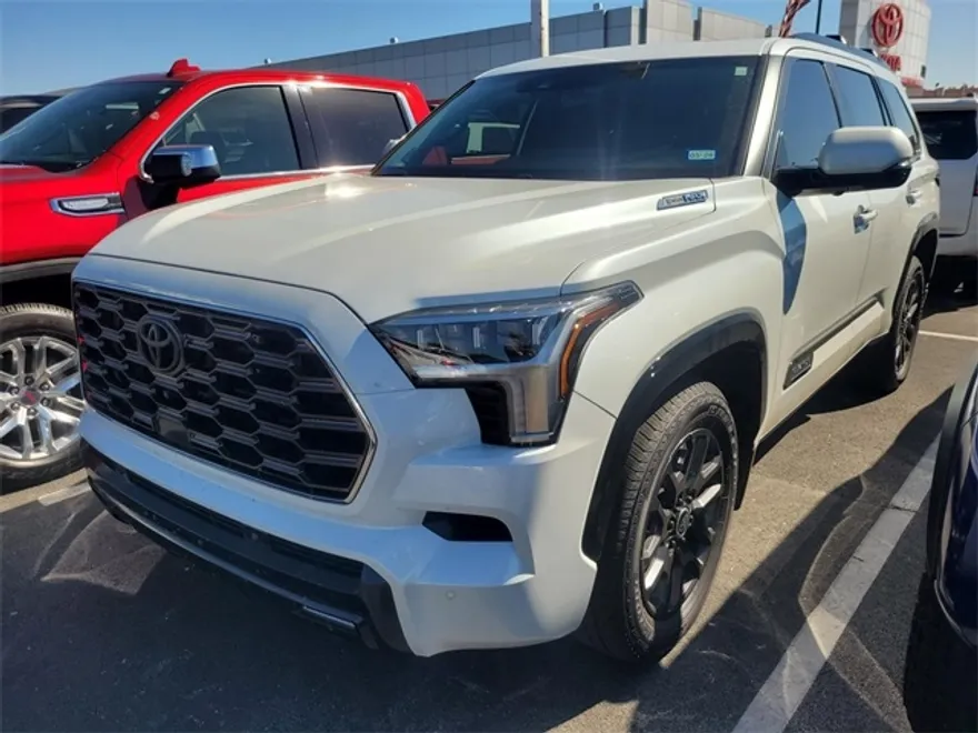 2024 Toyota Sequoia Platinum photo 1