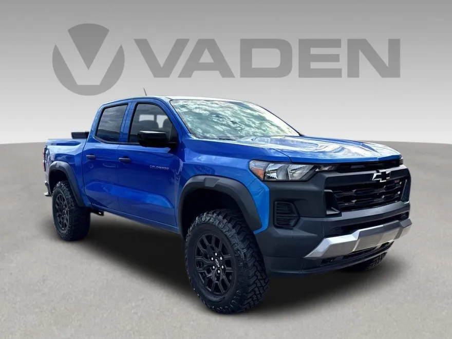 2024 Chevrolet Colorado Trail Boss photo 1