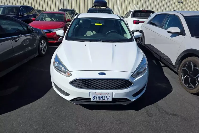 2017 Ford Focus SE photo 1
