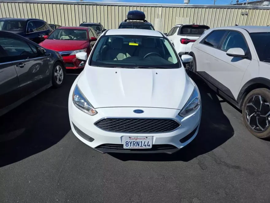 2017 Ford Focus SE photo 1