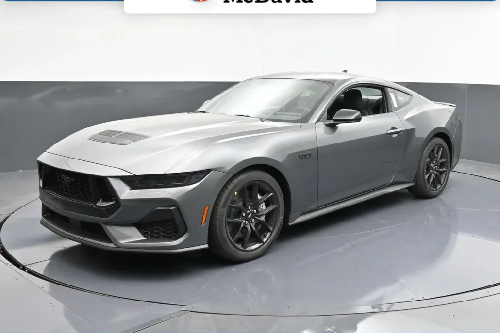 2025 Ford Mustang GT photo 1