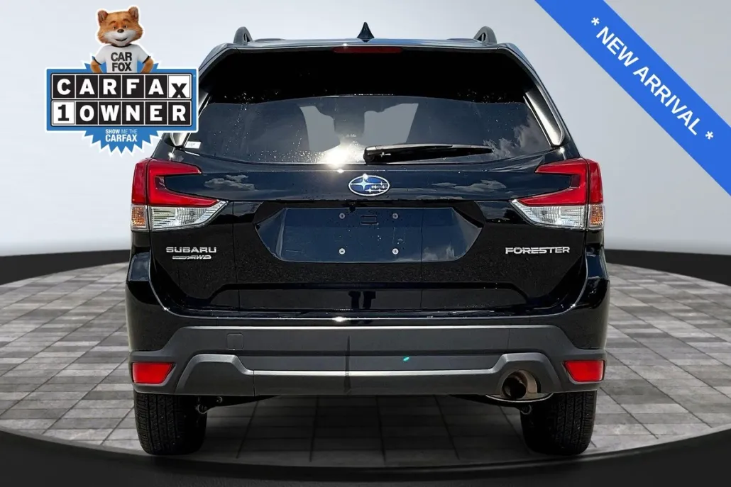 2024 Subaru Forester Premium photo 1