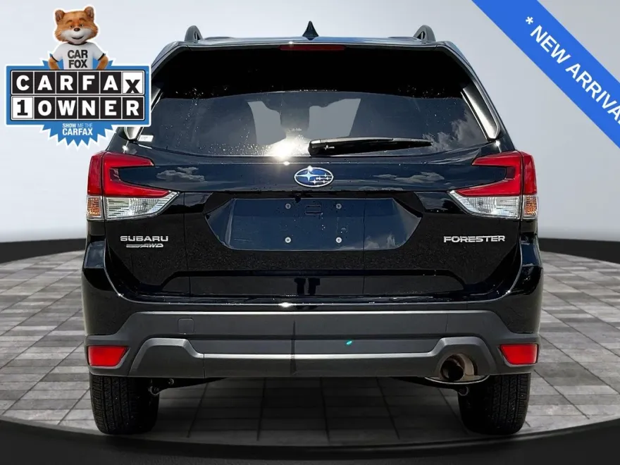 2024 Subaru Forester Premium photo 1