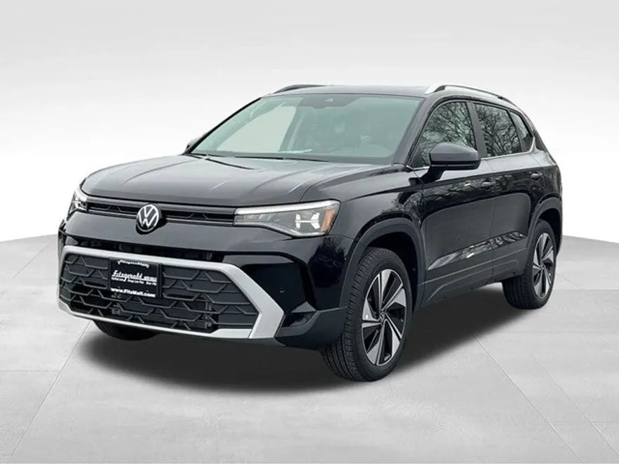 2025 Volkswagen Taos SE photo 1