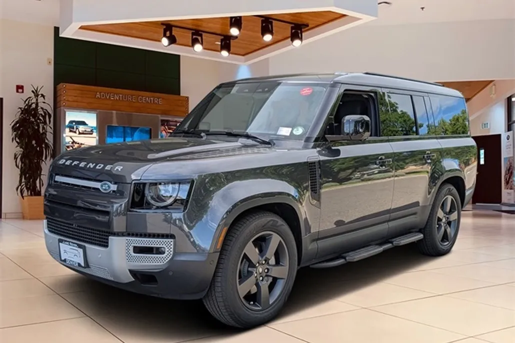 2025 Land Rover Defender 130 S photo 1