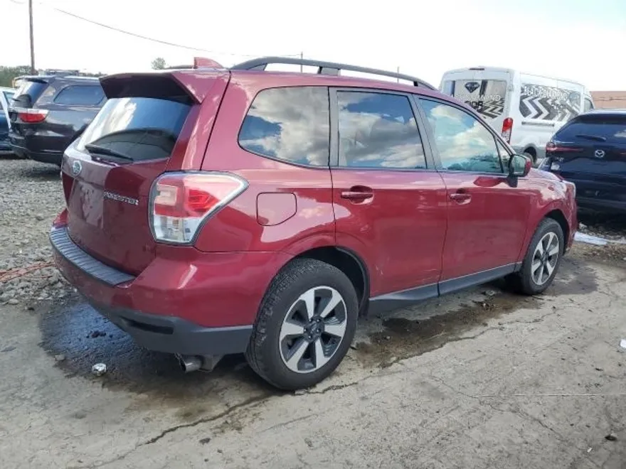 2018 Subaru Forester 2.5i Premium photo 1