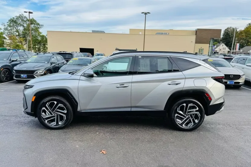 2025 Hyundai Tucson Limited photo 1