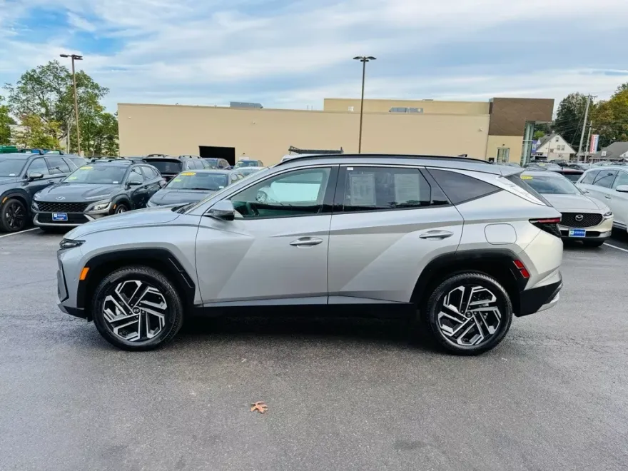 2025 Hyundai Tucson Limited photo 1