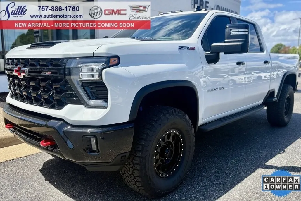 2024 Chevrolet Silverado 2500HD ZR2 photo 1