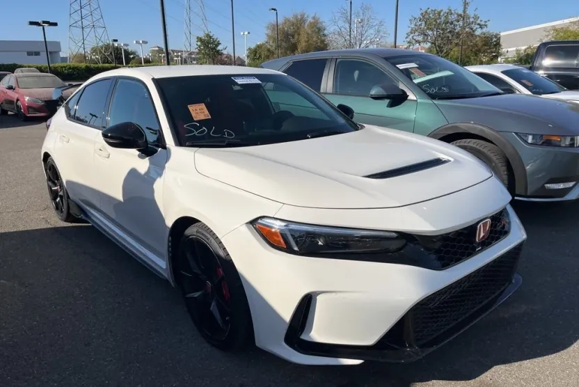 2023 Honda Civic Type R photo 1
