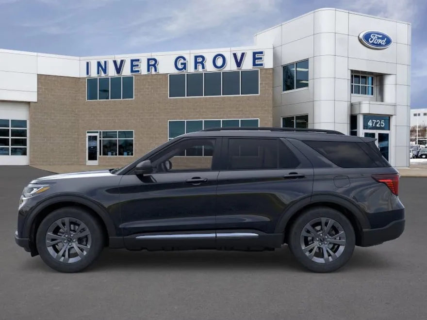 2025 Ford Explorer photo 1
