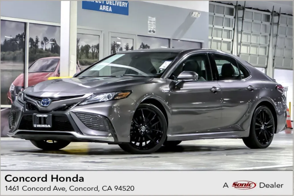 2021 Toyota Camry Hybrid XSE photo 1