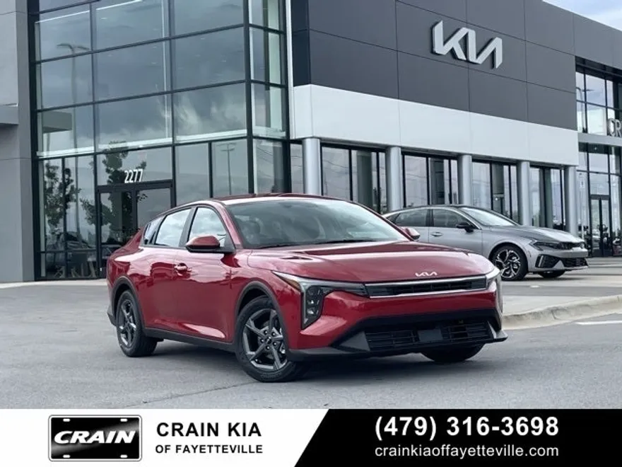 2025 Kia K4 LXS photo 1