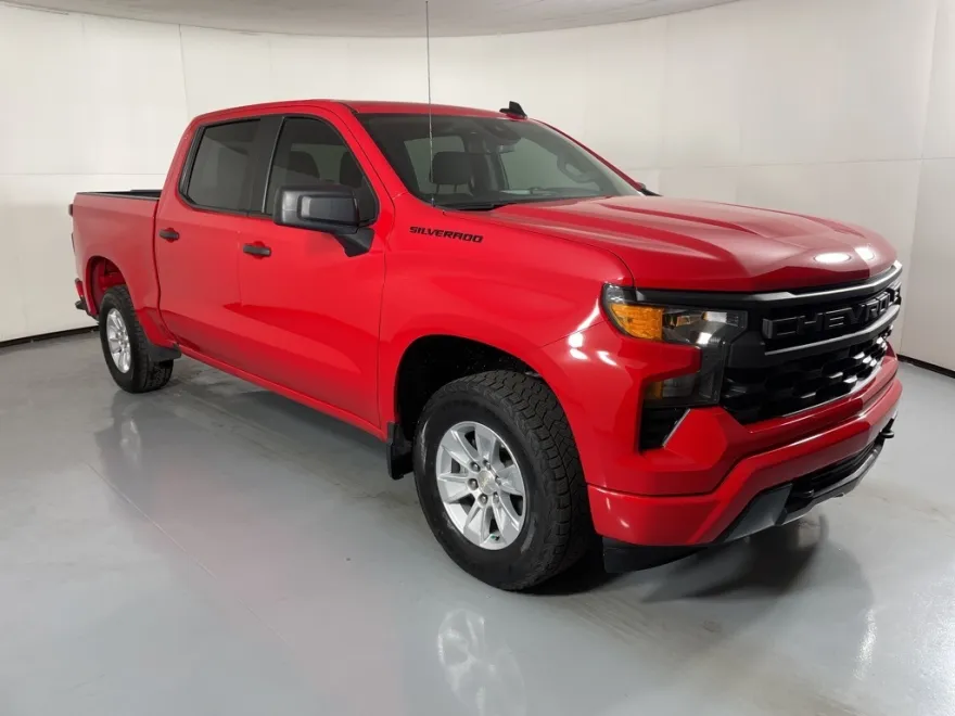 2024 Chevrolet Silverado 1500 Custom photo 1