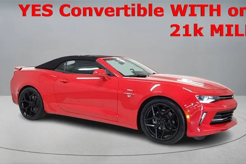 2017 Chevrolet Camaro 1LT photo 1