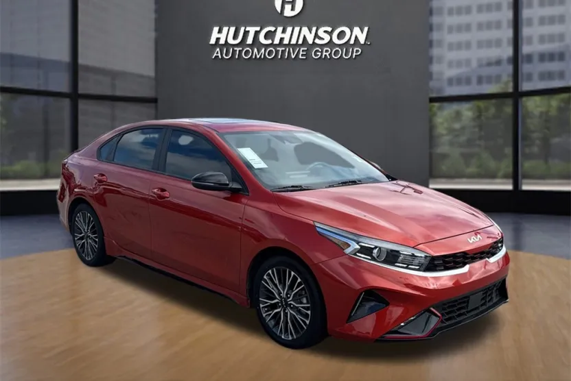 2023 Kia Forte GT-Line photo 1