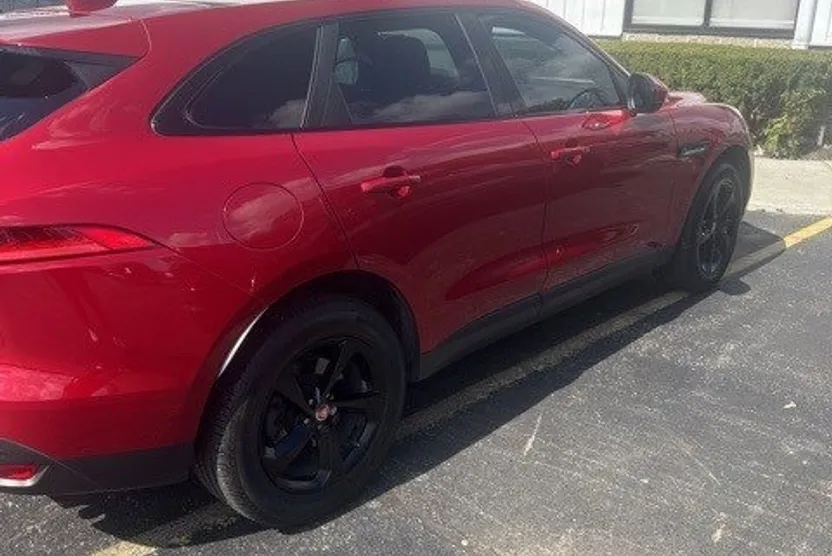 2018 Jaguar F-PACE Premium photo 1