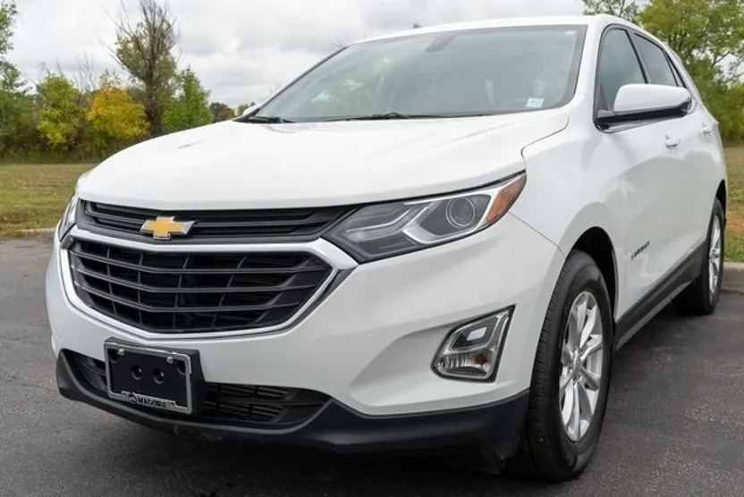 2019 Chevrolet Equinox LT photo 1