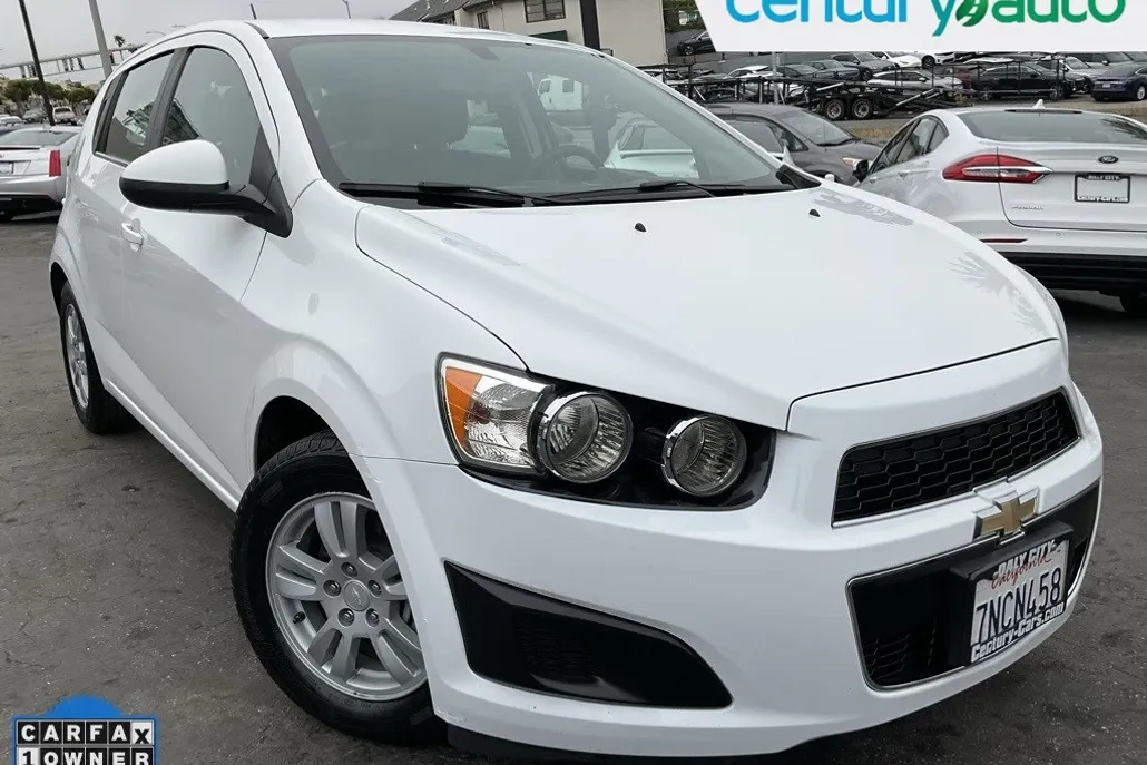 2015 Chevrolet Sonic LT photo 1