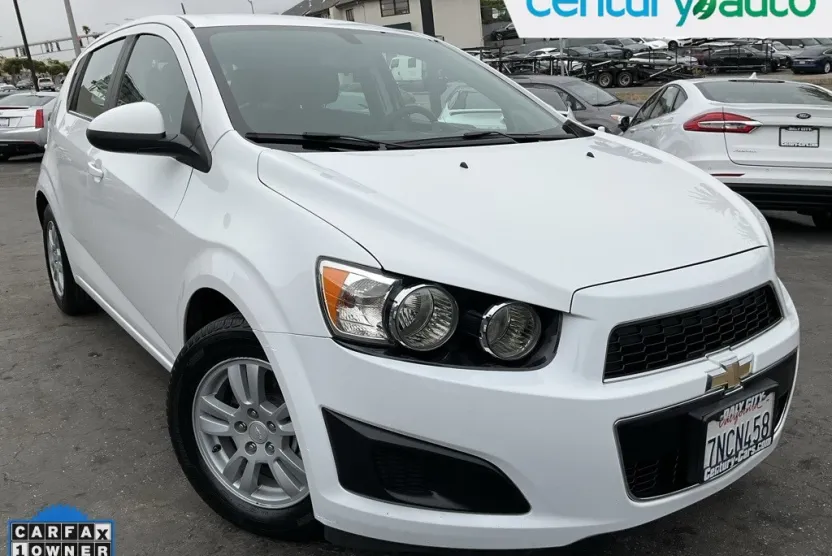 2015 Chevrolet Sonic LT photo 1