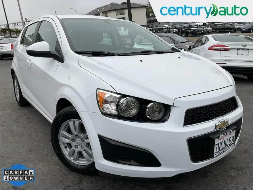 2015 Chevrolet Sonic LT photo 1